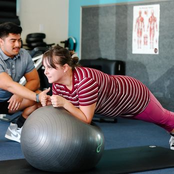 دليل متقدم لتصميم برنامج استشفاء شخصي لتعافي العضلات بعد الإصابة